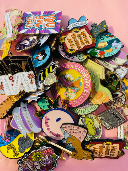 *** CLEARANCE ***  25 RANDOM PIN PACK