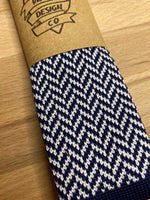 NAVY ZIG ZAG KNITTED TIE