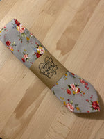 ANTIQUE GREY FLORAL TIE